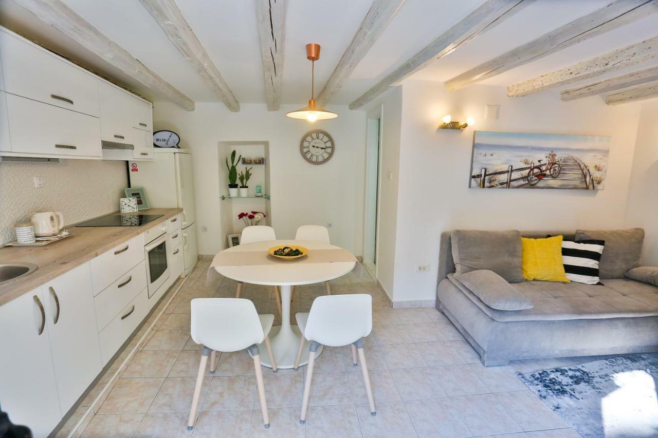 Apartman Dioniz Split Exteriör bild
