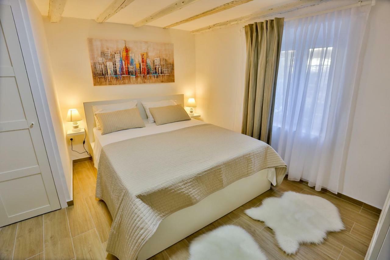 Apartman Dioniz Split Exteriör bild